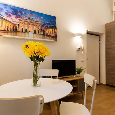 Voghera Fashion District Apartamento Milão